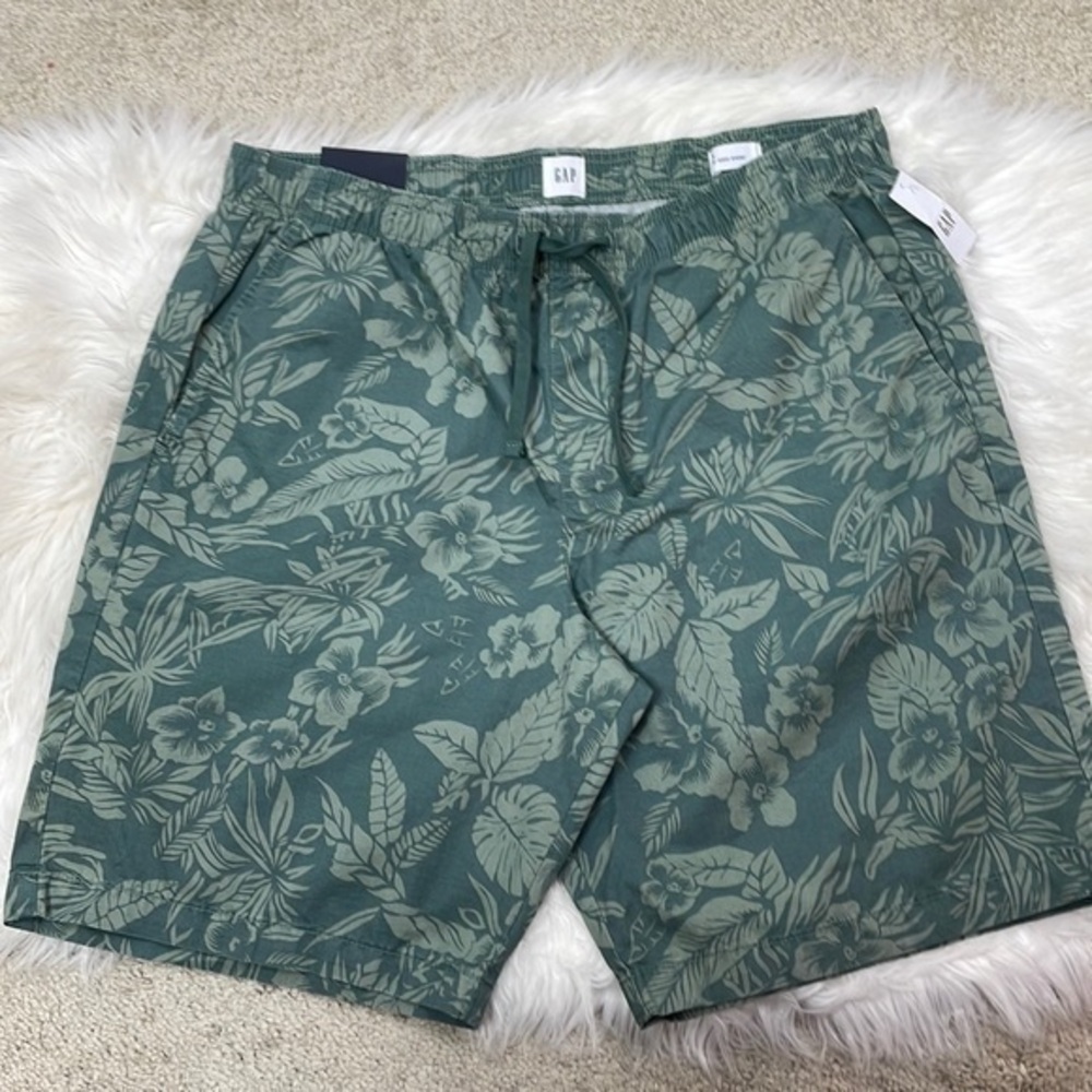 GAP 9” Easy Short, Dark Green Tropical Print, Size Large